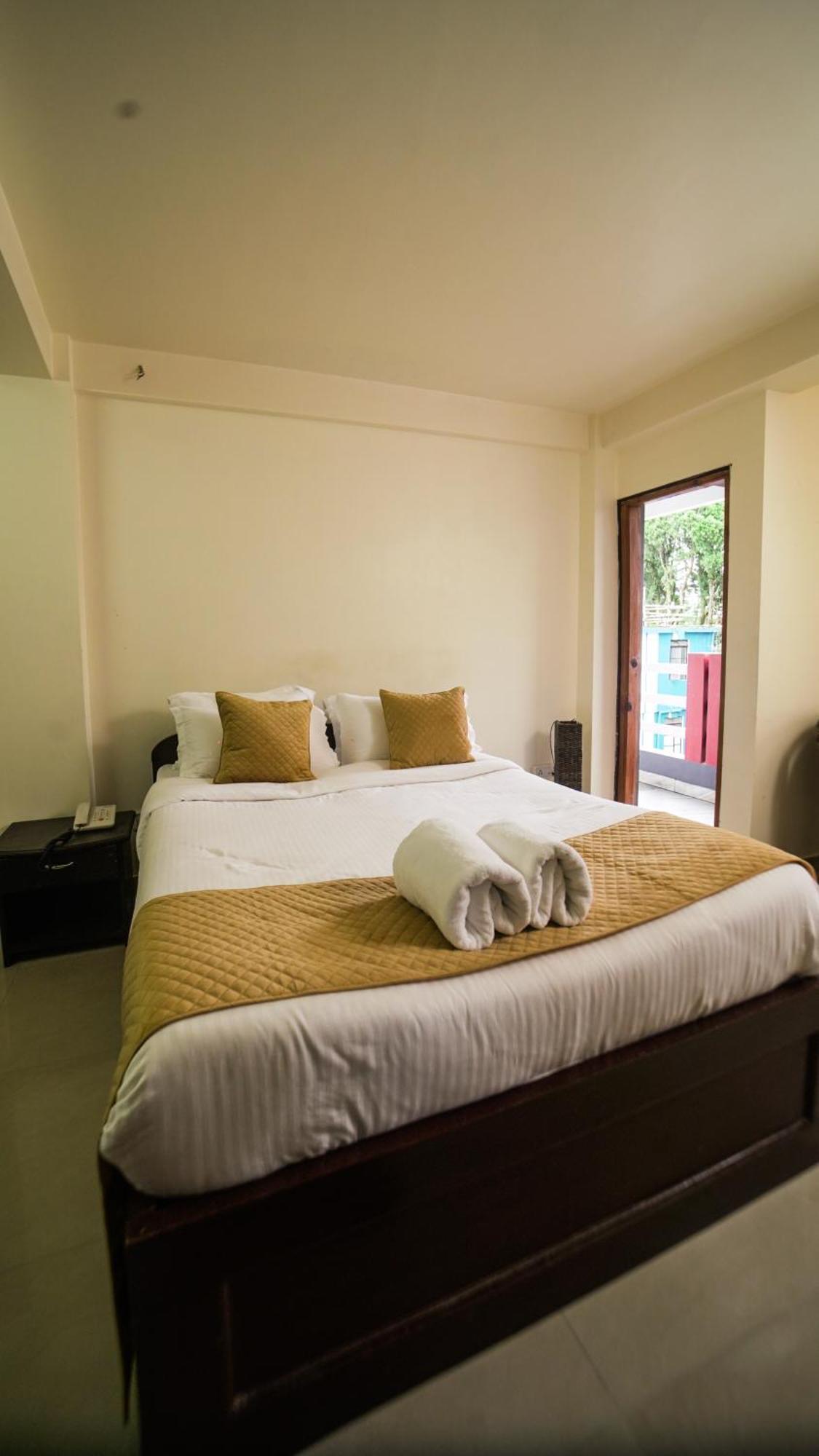 Ha Sharing Hotel Shillong Bagian luar foto