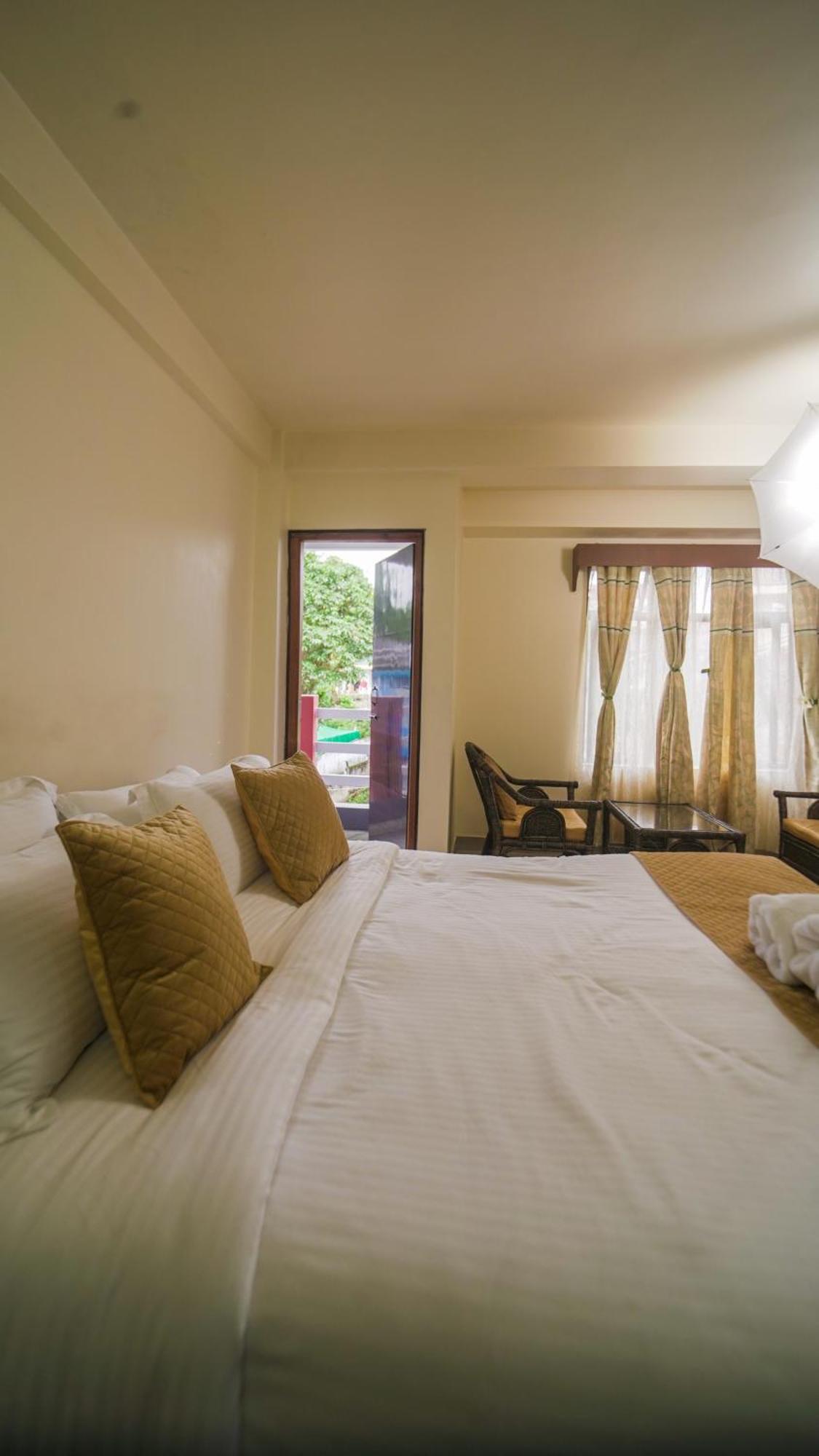 Ha Sharing Hotel Shillong Bagian luar foto